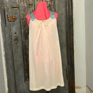 S Vintage 70s 80s sleeveless babydoll nightgown mini length